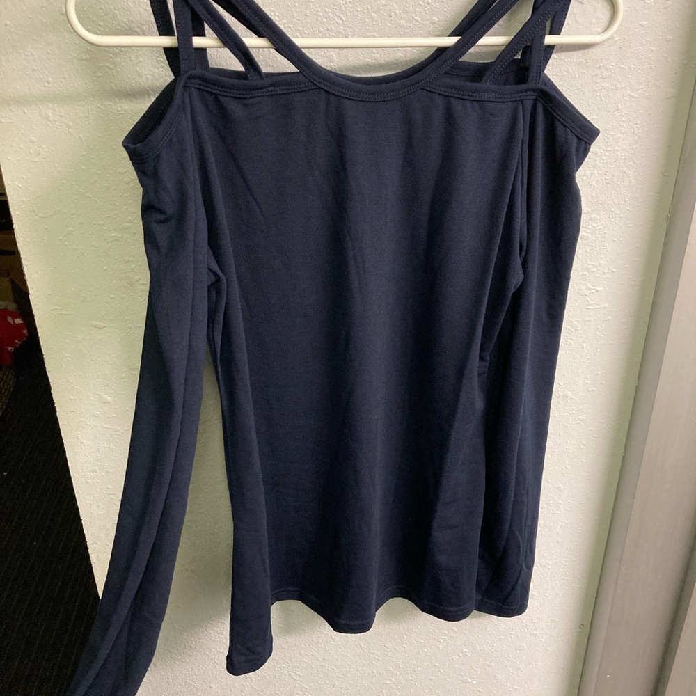 Cold Shoulder Long Sleeve - Picture 4 of 7